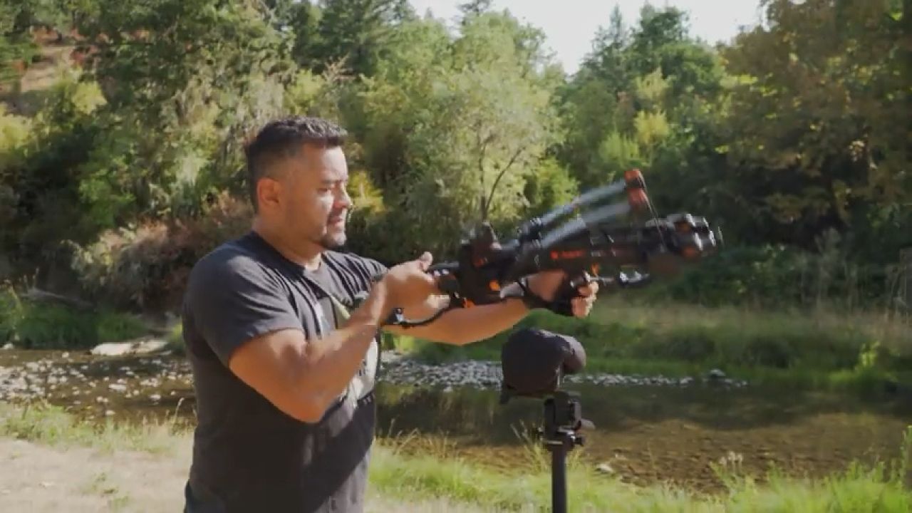 国外十字弩合法拍摄ravin 巴力 黑风t3复合弩绞盘弩户外性能准度测试