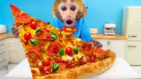 有趣的小猴子：邦邦在花园里吃巨型披萨，这么大的它能吃完吗？