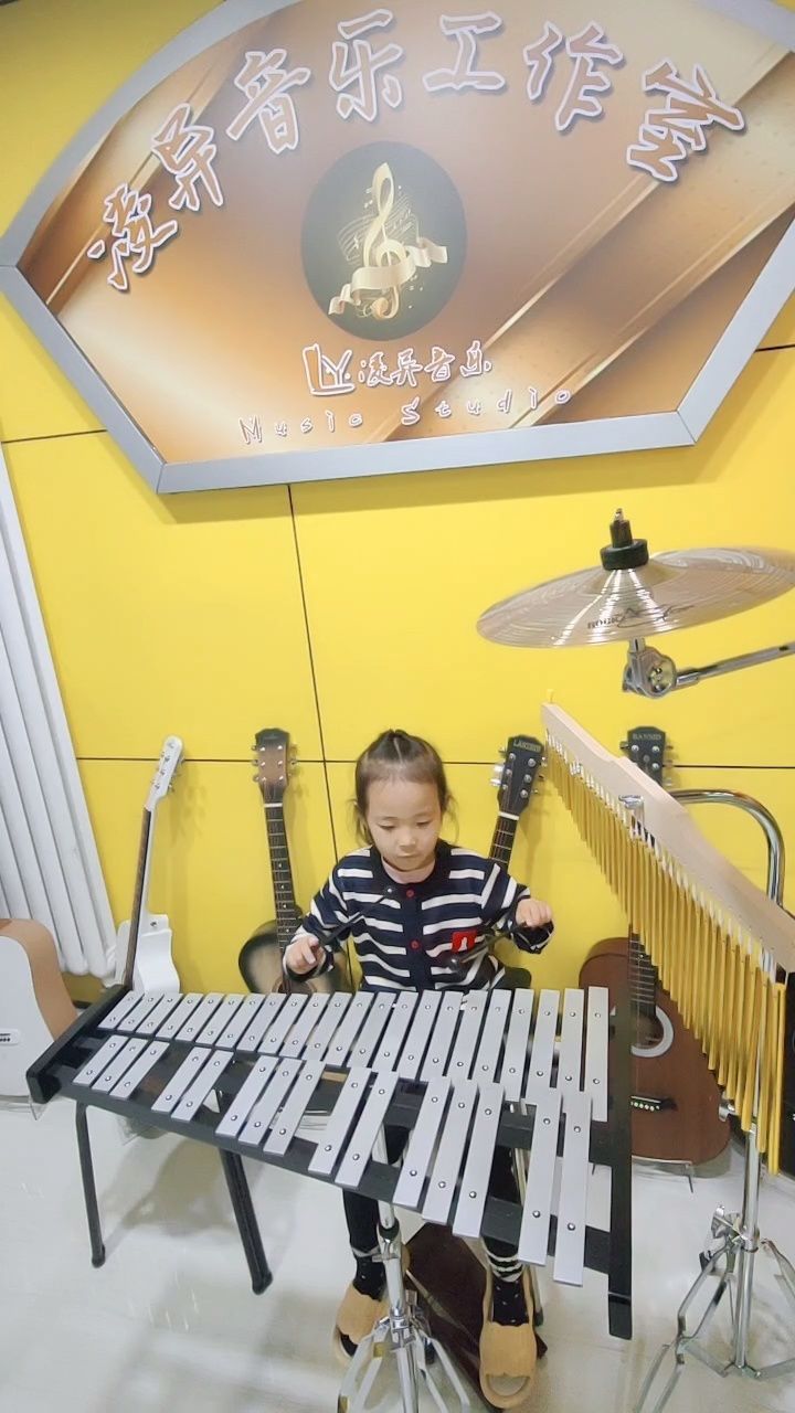 凌异音乐工作室,徐佳悦同学演奏钟琴,音树版【小星星】第一段圈1-2,胡