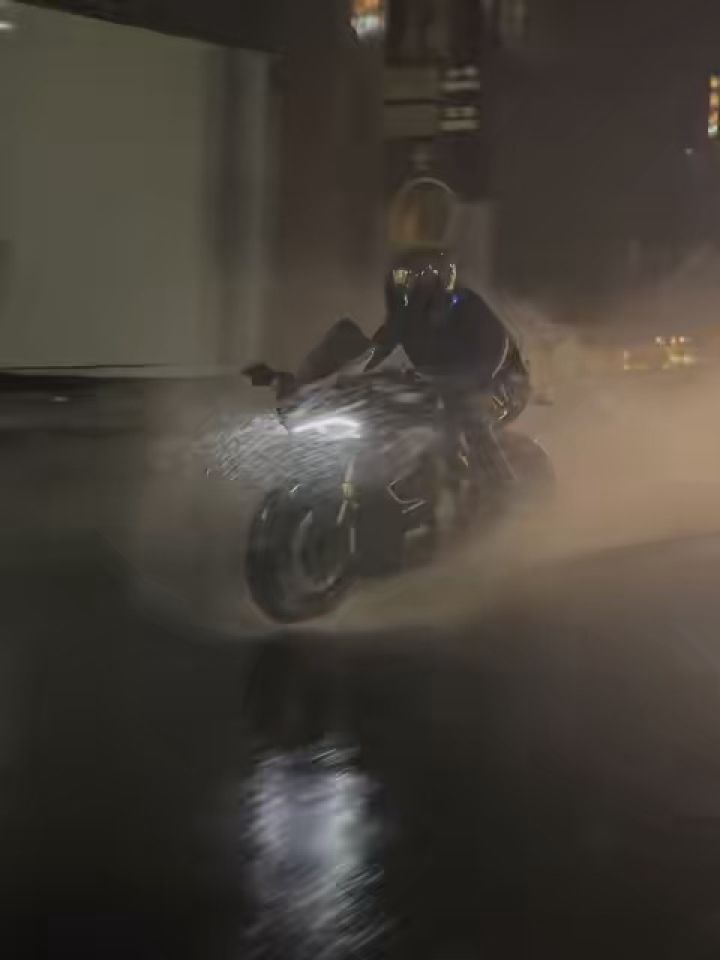 或许离别太久 不适合重逢了 #机车 #暴雨