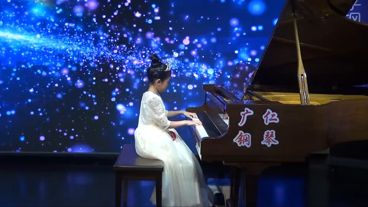 朱子潇《阿坝夜会》