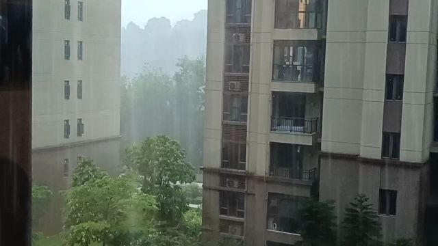 韶关的雷电+大暴雨天气又上线了,北江下游的地区要顶住啊