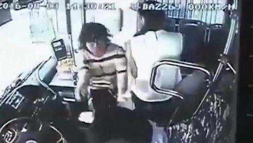 深圳8.3公交割喉真实影像，司机遭遇少女割喉，被捕后说司机活该