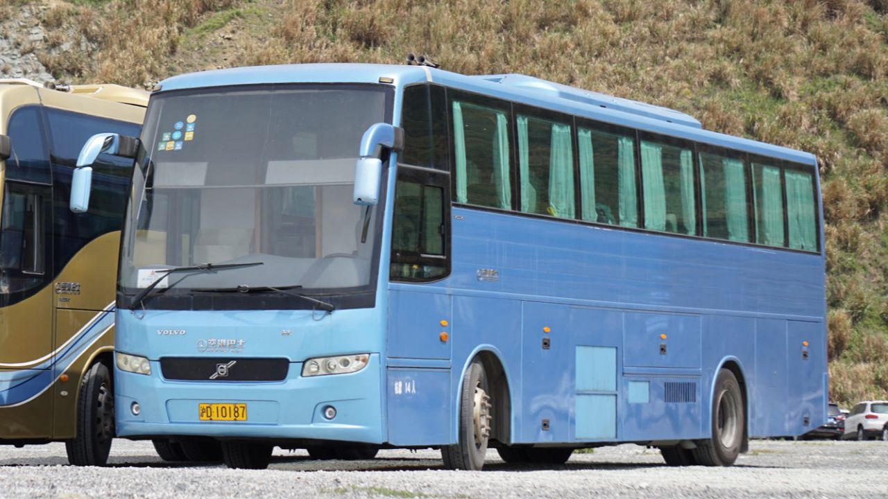 西沃9800 vip豪华客车海拉喇叭