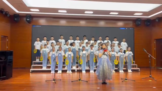 视频:山东师大二附中建大校区小学部2018级5班合唱比赛