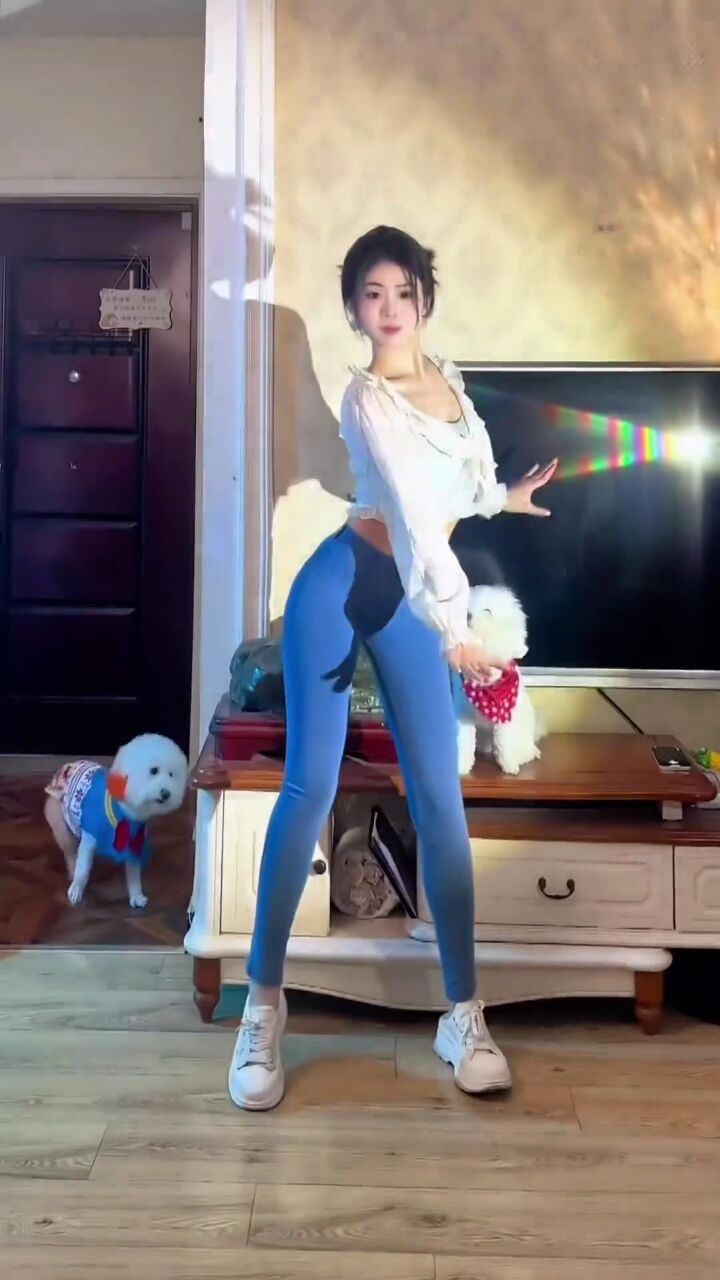 萌宠 #扭一扭 #魔性扭胯舞 卡点王者经典归来