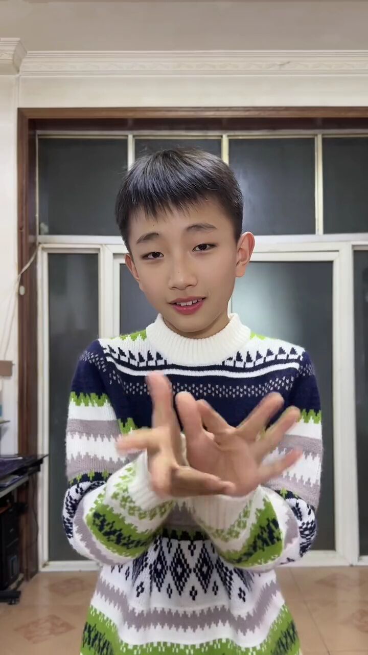 回复唱的什么呀#越南鼓卡点甜妹舞#uu学弟