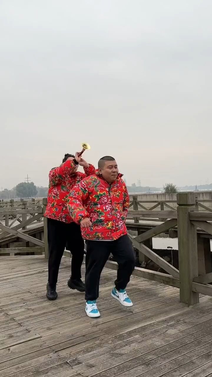 唢呐一响,下一句是啥来着