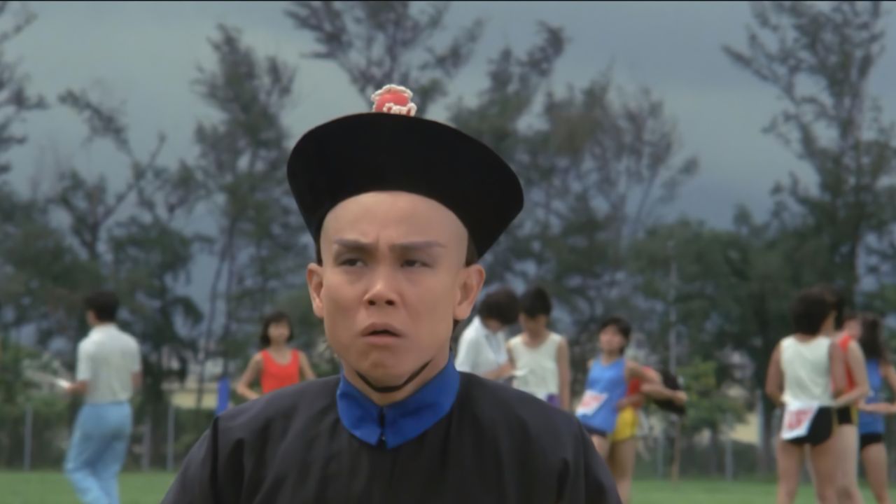 开心鬼第一次来到人间就被铁饼砸中脑袋