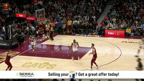 《NBA骑士》梅里尔三分出手未中 莫布利横空出世补扣轰筐