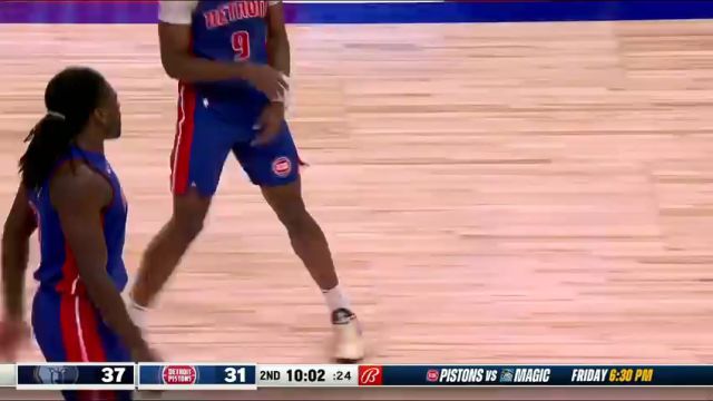 NBA常规赛：灰熊vs活塞第2节英文原声回放