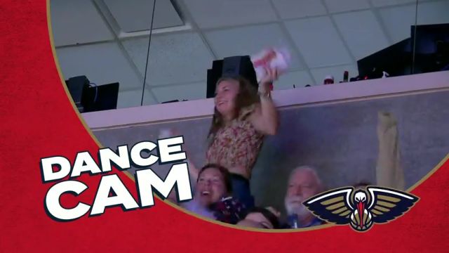 76人vs鹈鹕英文原声全场回放