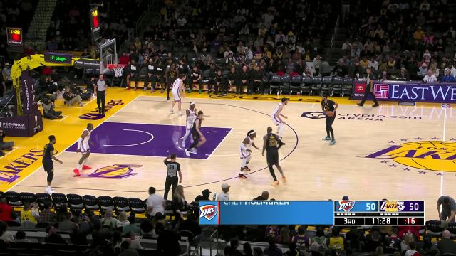 单打与吃饼都是一把好手 詹姆斯篮下连得4分