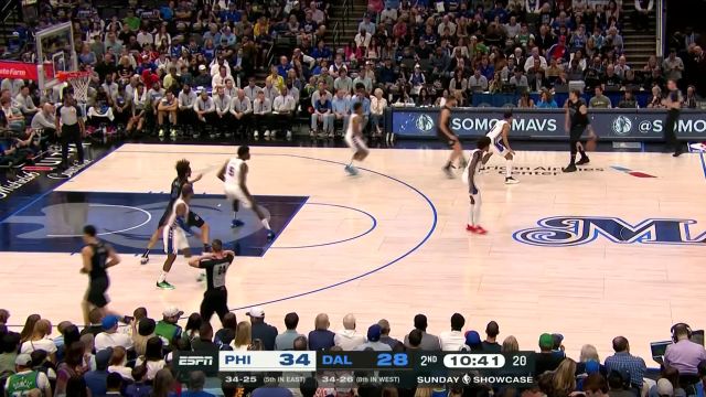 没别的就想戏耍你 东契奇虚晃一枪撤步后仰洞穿球网