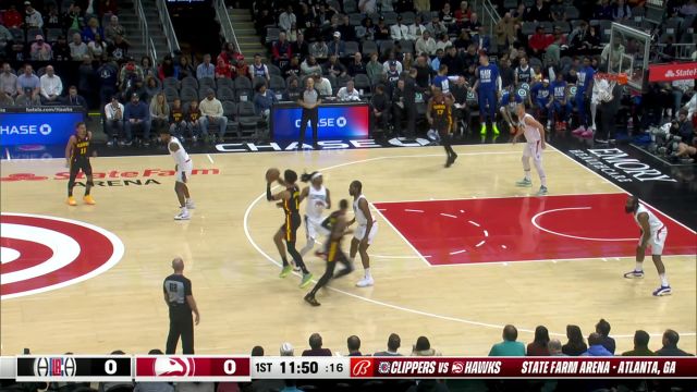 敲山震虎！老鹰队开局进攻火力全开 内外开花连得五分