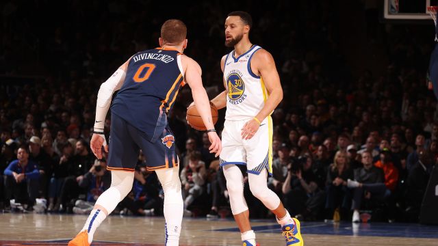 库里vs尼克斯集锦 状态回暖全场31+11击败尼克斯