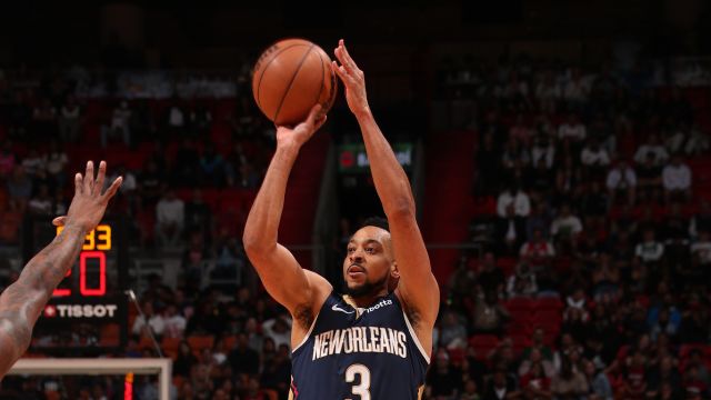 麦科勒姆vs热火集锦 全场狂砍30分7助攻三分12投6中带领鹈鹕大胜热火