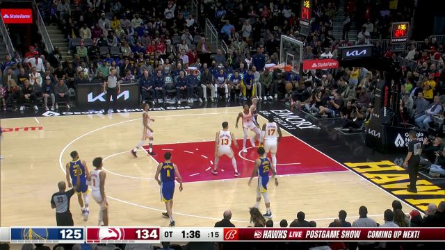 依旧保持火热状态 库里张弓搭箭连续两记三分为球队续命