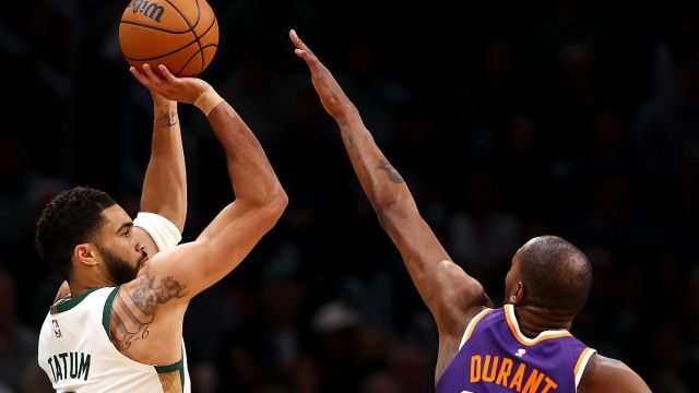 太阳112-127凯尔特人 双探花合砍63分杜兰特20分半场迷失绿军主场射落太阳