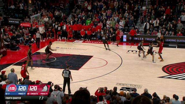 太可惜了！萨瑟窒息时刻滑翔上篮不中错失绝杀机会