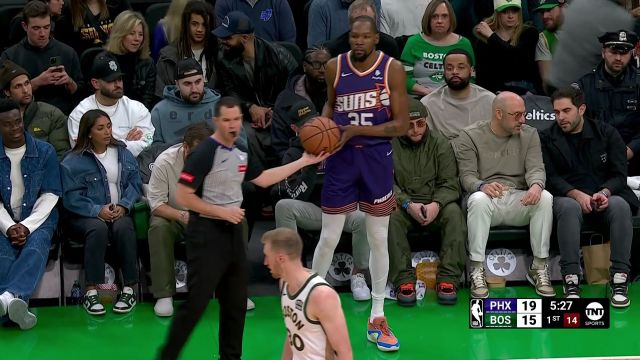 针尖对麦芒！杜兰特无视防守干拔得手 塔图姆立马左侧三分还以颜色