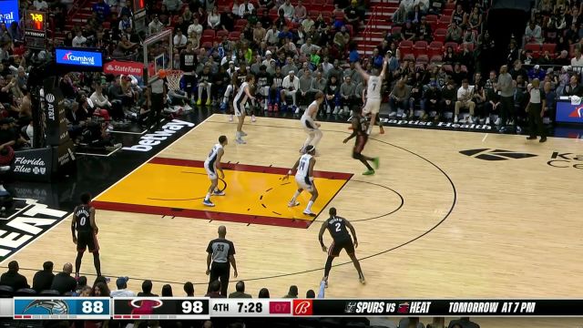 关键时刻手真硬！巴特勒攻无法阻挡 一人连得8分扩大领先优势