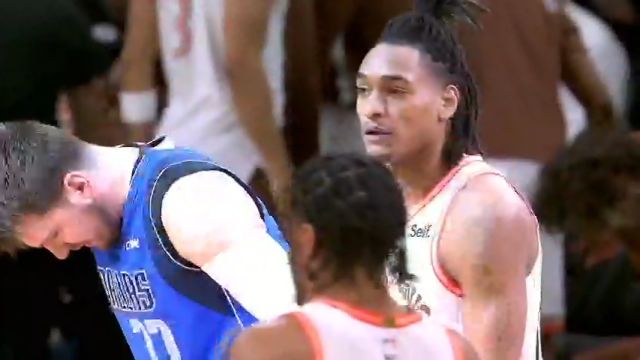 NBA常规赛：独行侠vs马刺第1节中文解说回放