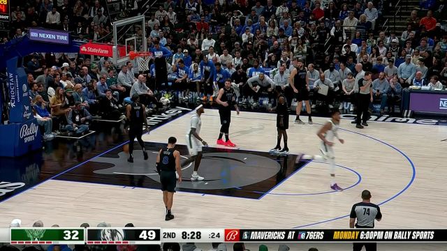 解决问题的最好方式 字母哥篮下1v1单吃哈达威随心所欲