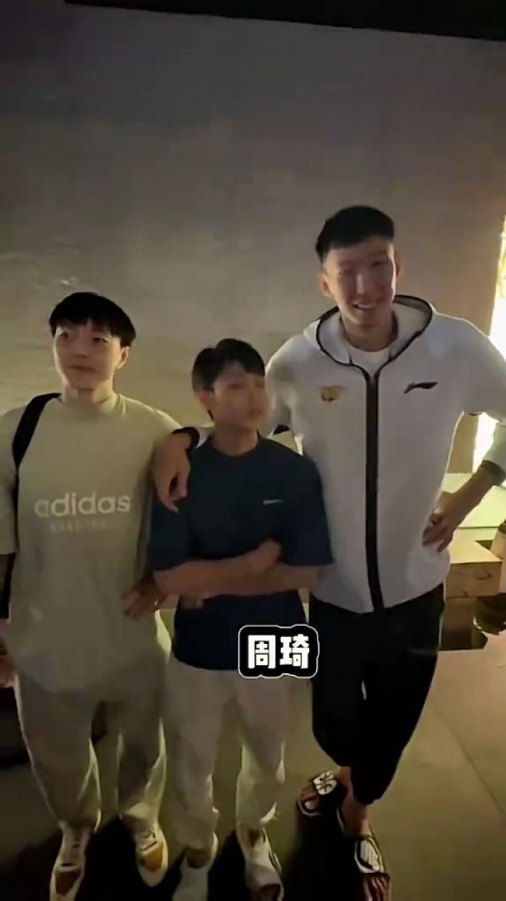 胡明轩与徐杰百分pk谁赢?周琦:看好小胡,徐杰太矮了