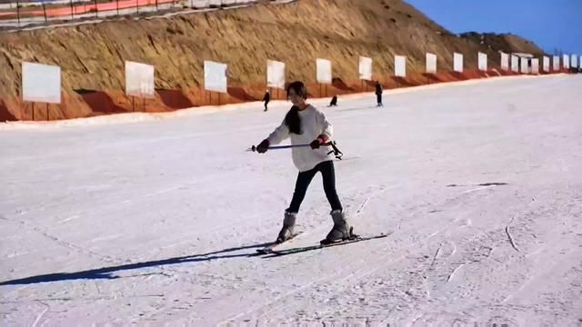 塔儿湾景区在这里不仅可以滑雪,还有33个游乐项目可以玩……