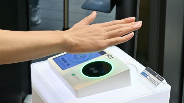 How Weixin's Palm Scan Payments Is Like Waving at a Friend