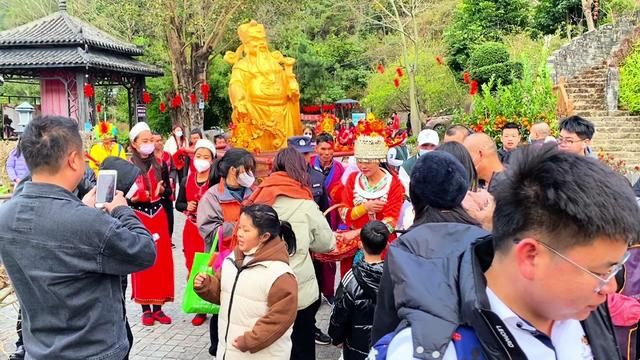 广东过年新春周边游,就来云浮天露山新春活动#齐乐龙龙趣游天露山#天露山#春节旅游攻略已到位#开启龙年逛吃新旅程