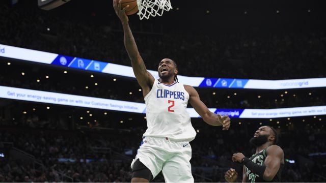 冠军之姿！快船背靠背三节打爆绿军：小卡26分隔扣216科内特，近26战22胜太强，重回西部第三