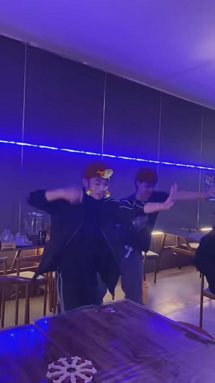 夜场女孩 #夜场男孩 #热点助手 美丽香帅哥美女多多