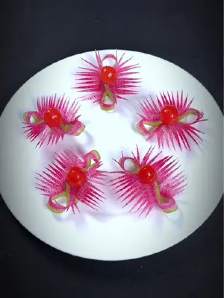 这样摆盘简单又好看#摆盘技巧 #创意盘饰 #摆盘花做法 #厨师 #刀工