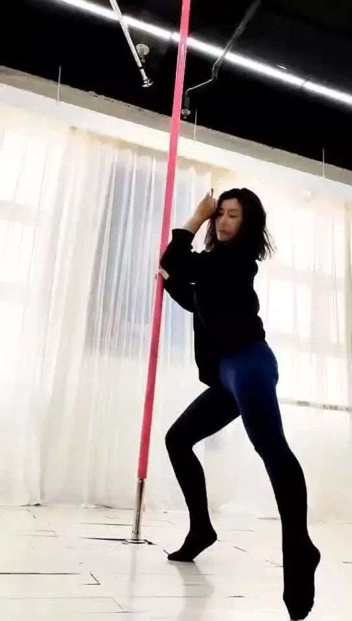 小编今天说说刘宁老师课堂后solo的现代钢管舞不由感慨