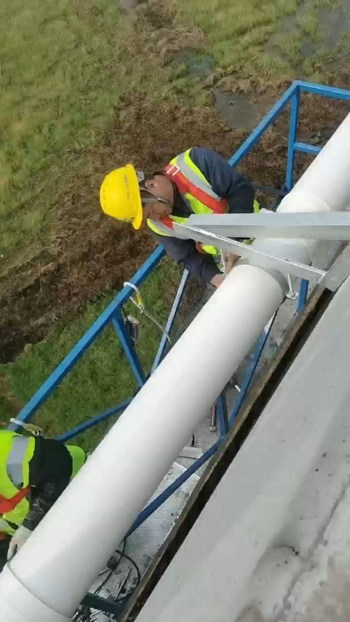 桥梁排水管安装台车江西工地安装视频实拍