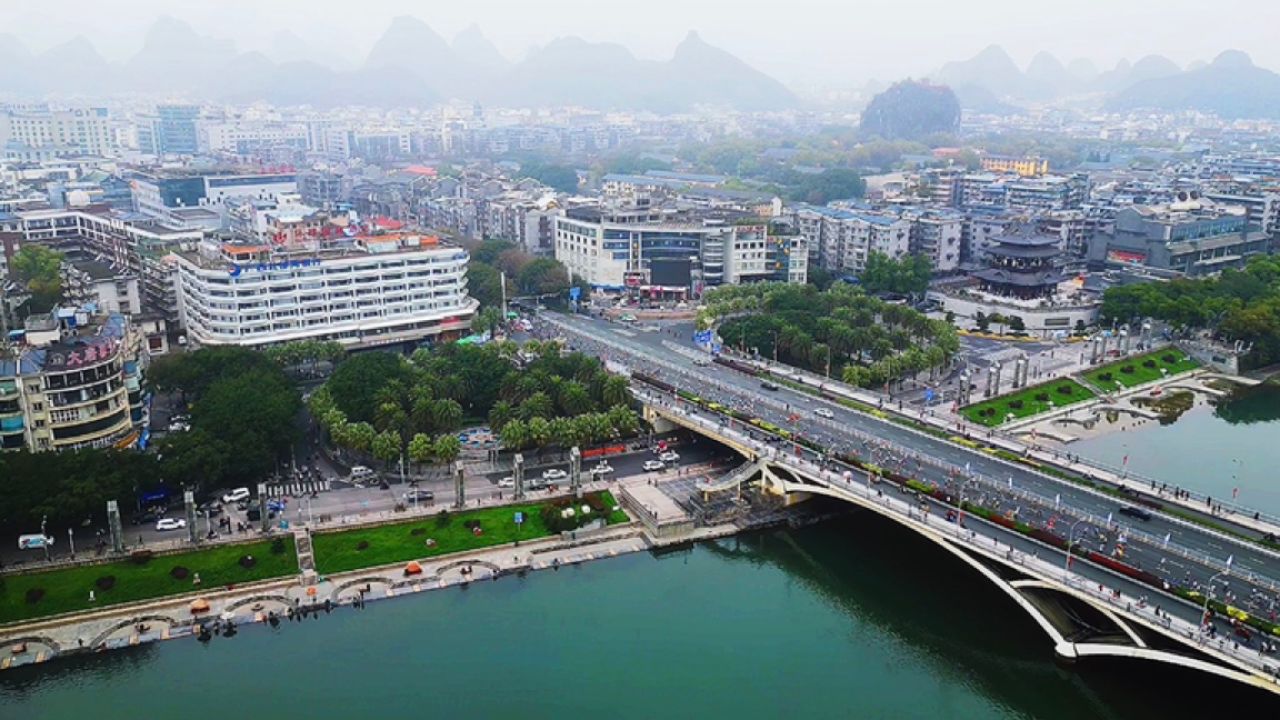 中国桂林,上午8点30分,桂林市秀峰区,现场真实状况