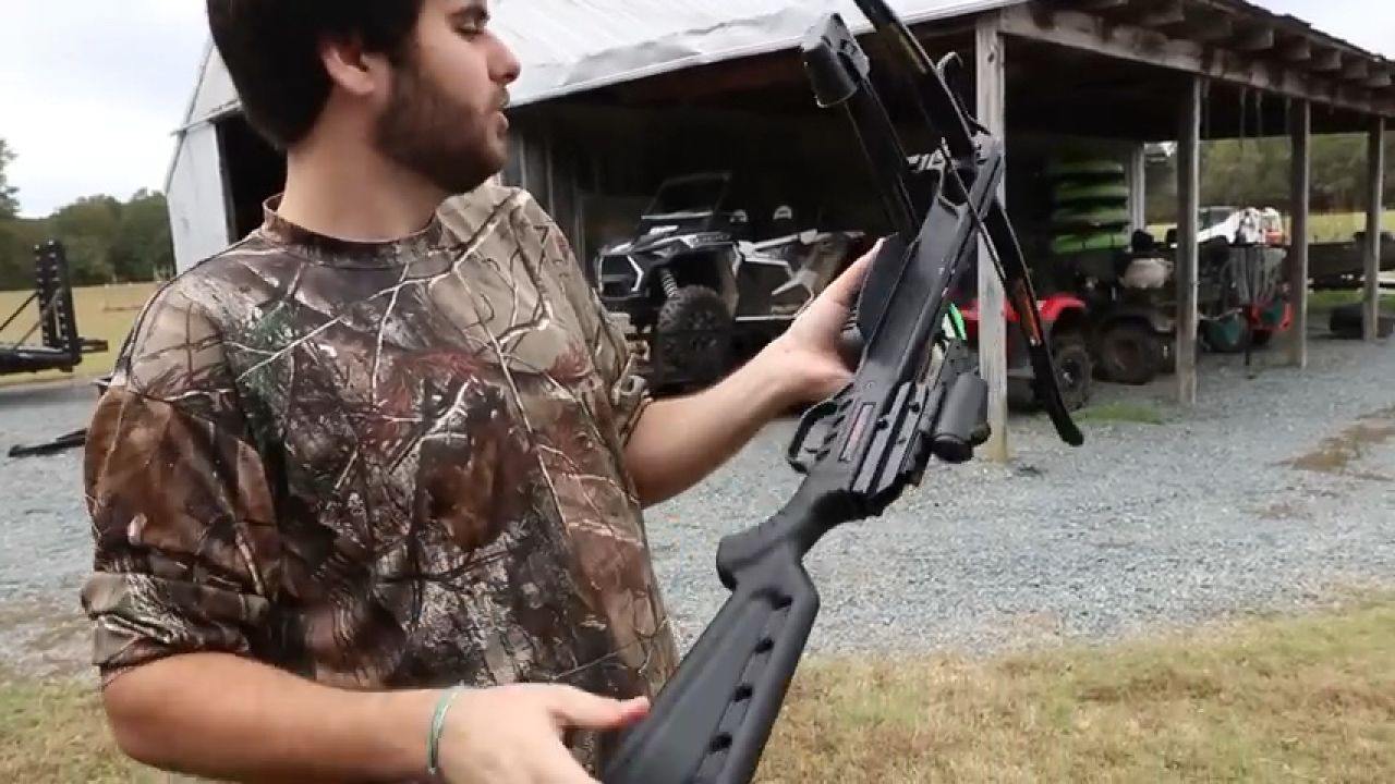 国外合法拍摄追风175反曲弓弩野马340十字弩户外打靶娱乐节目