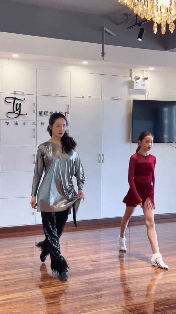 拉丁舞课堂随拍 #恰恰组合 #国标女孩