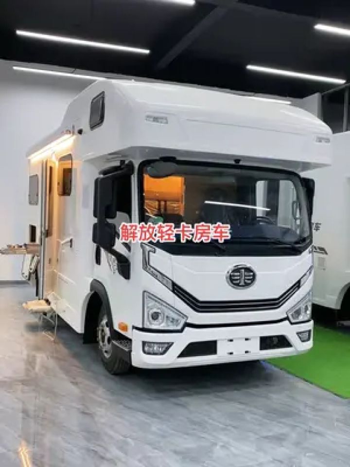 8万解放轻卡房车,六座六卧大空间#带你懂车 #好车不等人 #开着房车去