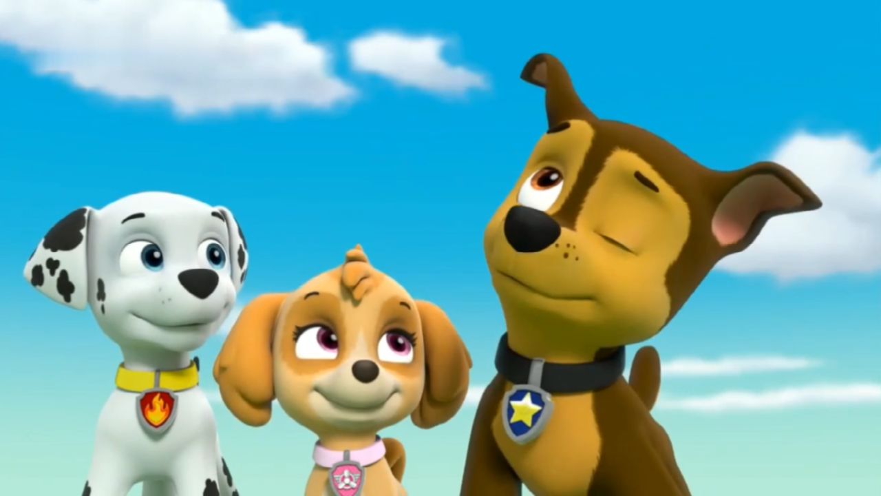 汪汪队狗狗玩马戏团叠罗汉,毛毛扮演红鼻子小丑