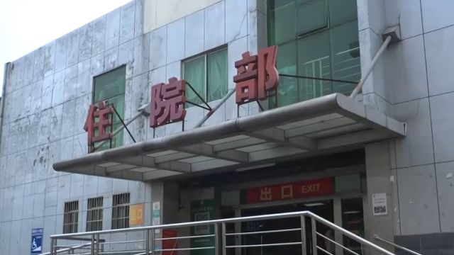 广西富川:医护人员途中偶遇交通事故伤者,紧急施救