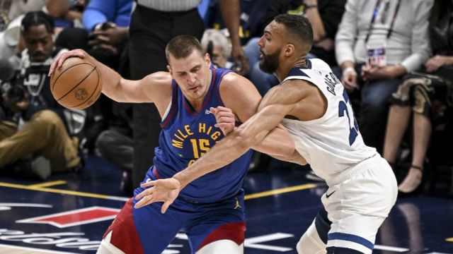 球盲鉴定器！戈贝尔限制约基奇25中11效率最低一战 决胜时刻攻防建功