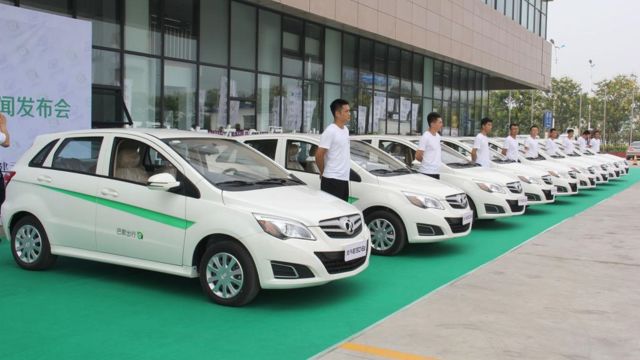 首批新能源汽车开始换电池了,听到价格,车主不淡定了