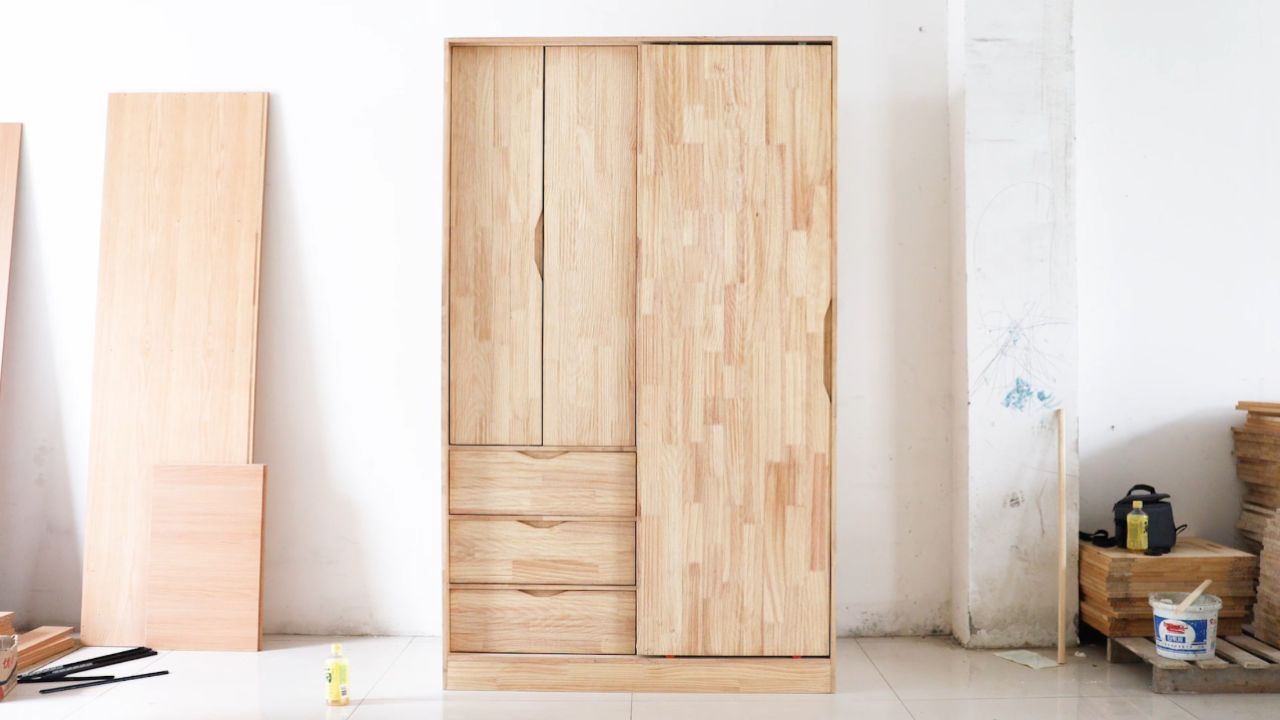 松木多功能衣柜