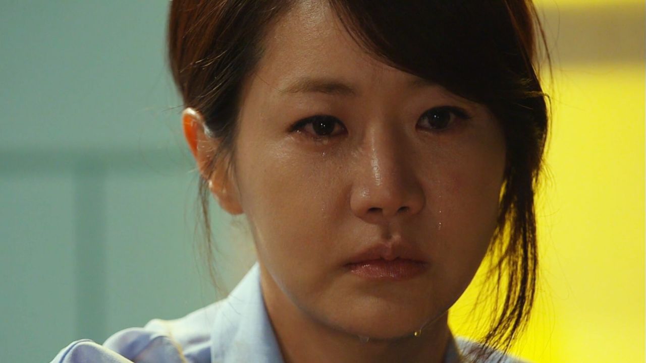 从来没有见过一个女人泪如瀑布这么悲痛无声的哭泣