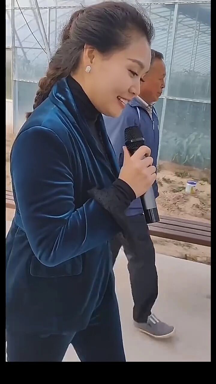 袁庆 没去找 #大衣哥 歌唱的不错.