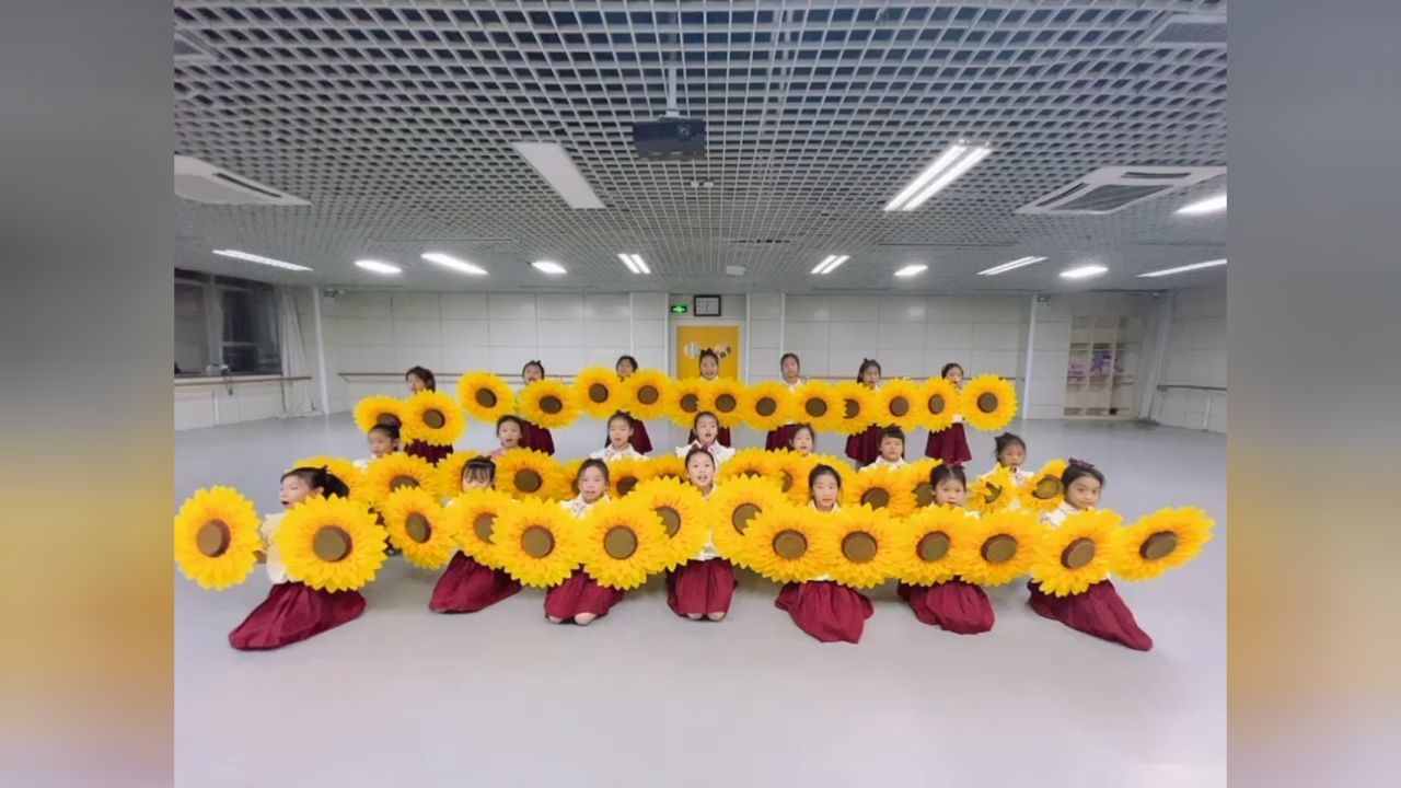 山东省青少年宫舞蹈部明天幼儿舞蹈团受邀参加庆"七一"主题活动