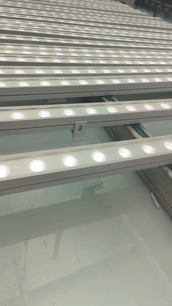 才能赢得更多客户#亮化灯具源头厂家#led洗墙灯#线条灯厂家直销#楼体